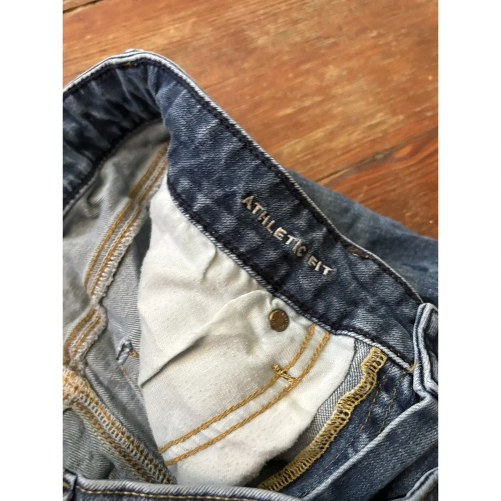 American Eagle AirFlex+ Athletic Fit Jeans Light Wash Blue Denim Mens 32x34